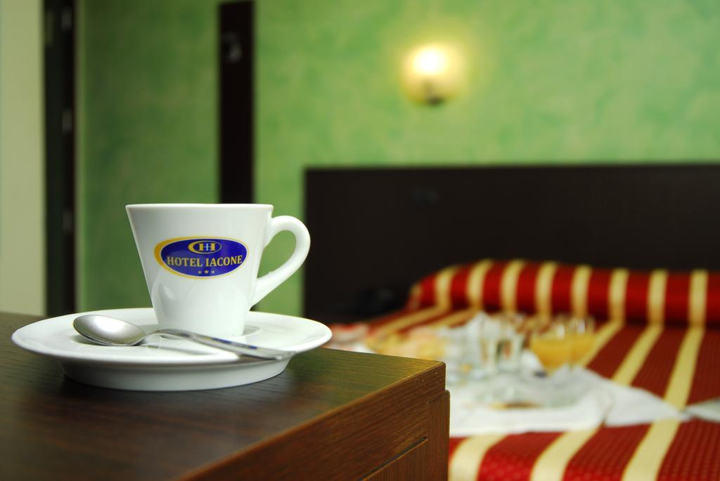 קייטי Hotel Iacone מראה חיצוני תמונה