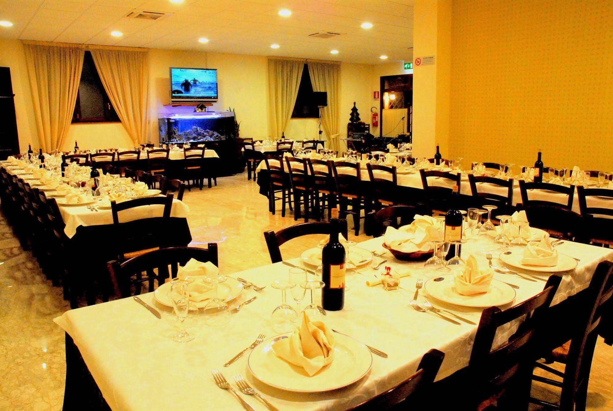 קייטי Hotel Iacone מראה חיצוני תמונה
