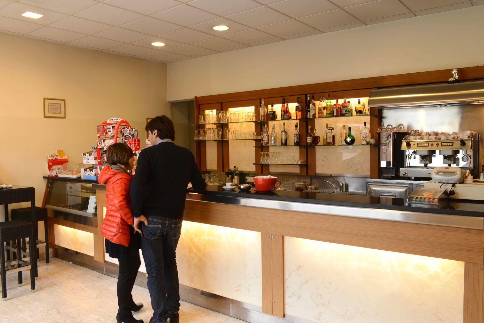 קייטי Hotel Iacone מראה חיצוני תמונה