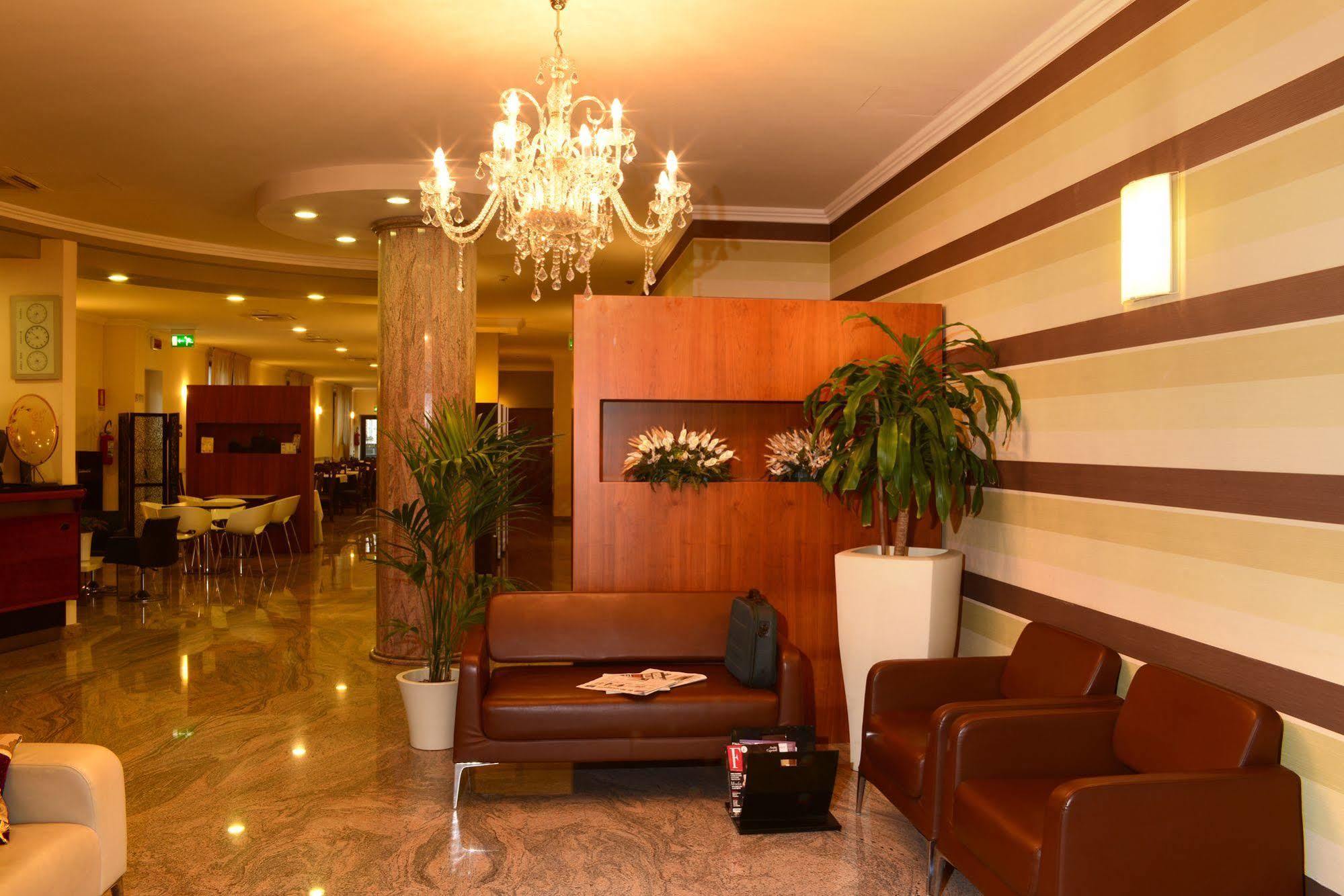 קייטי Hotel Iacone מראה חיצוני תמונה